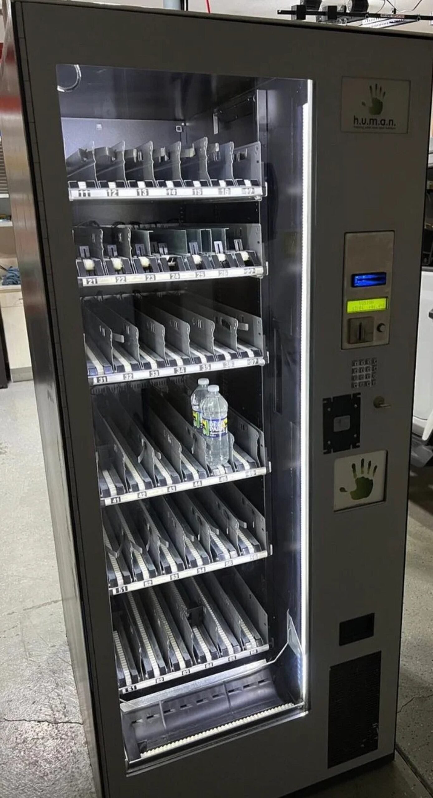 1346_refurbished-jofemar-v4-glass-front-combo-vending-machine-e1773581239768.jpg Refurbished Jofemar V4 Glass-Front Combo Vending Machine - Image 1